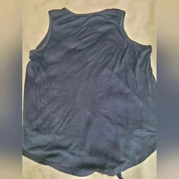 Top - Picture 5 of 7